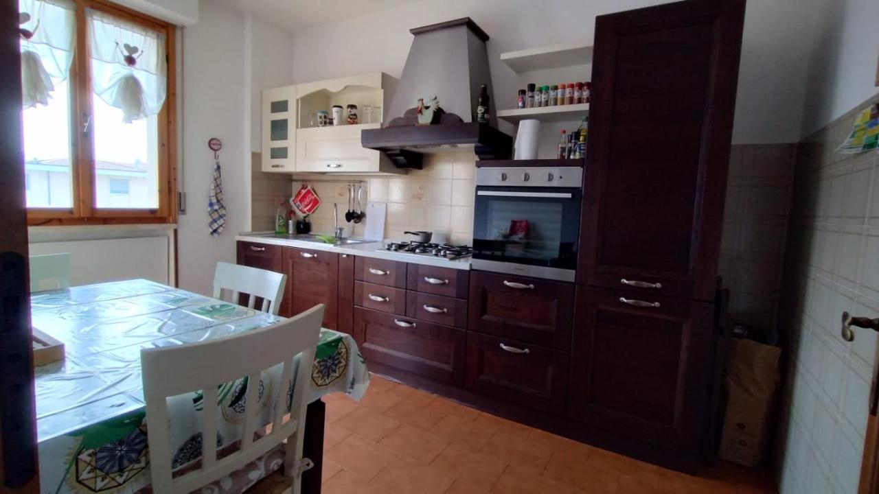 Апартаменты La Casa Dei Viaggiatori - Viareggio - Posto Auto Gratuito Экстерьер фото