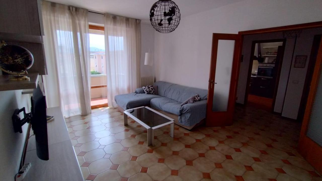 Апартаменты La Casa Dei Viaggiatori - Viareggio - Posto Auto Gratuito Экстерьер фото