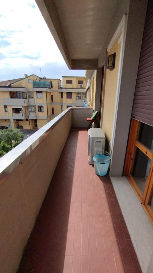 Апартаменты La Casa Dei Viaggiatori - Viareggio - Posto Auto Gratuito Экстерьер фото